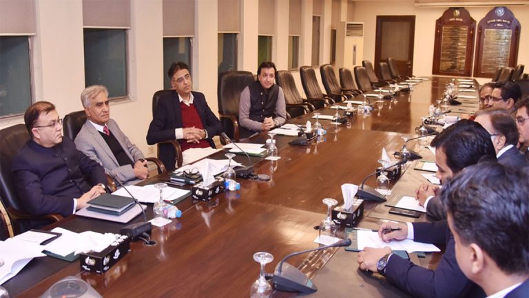 Full utilization of $4.5 bln facility for import of petroleum products to be ensured: Asad Umar
