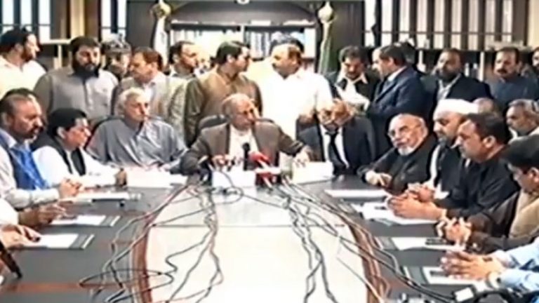 Govt, traders reach agreement, deferring condition of CNIC on sales and purchase