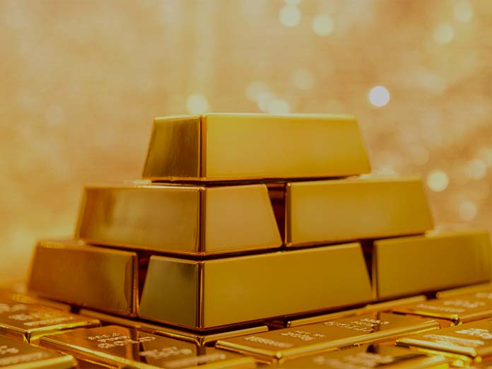Gold inches down by Rs650 to close at Rs111,100 per tola