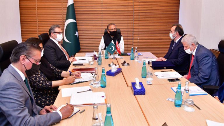President urges Turkish companies to invest in various sectors in Pakistan