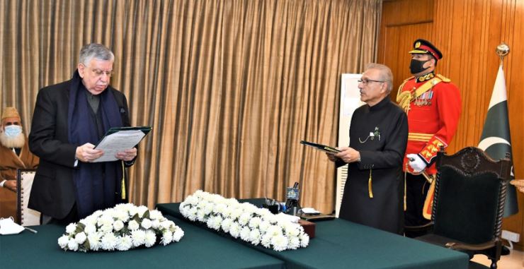 Shaukat Tarin sworn in as finance minister