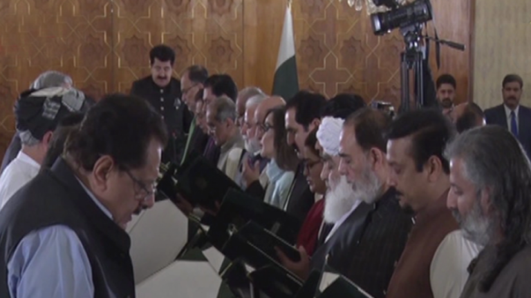 President administers oath to four new cabinet members
