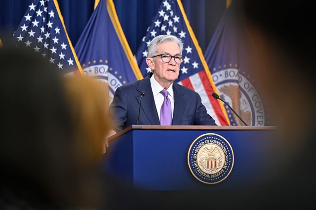 US Fed seeks more clarity on inflation before cutting rates