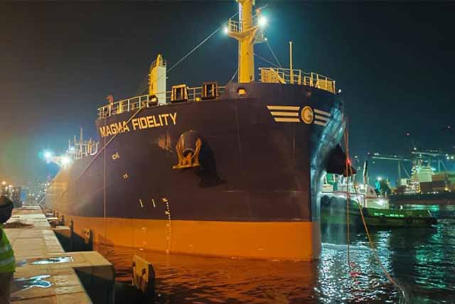 Commerce Minister Announces Arrival of Crucial Urea Shipment for Rabi Season