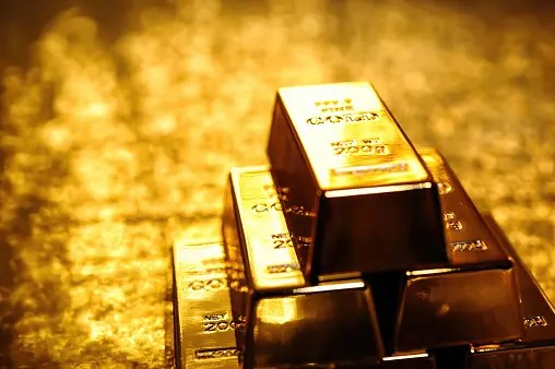 Gold prices break records in Pakistan on global, currency cues